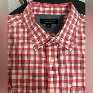 Banana Republic Men’s Plaid Red White Soft Wash Standard Fit Short Sleeve